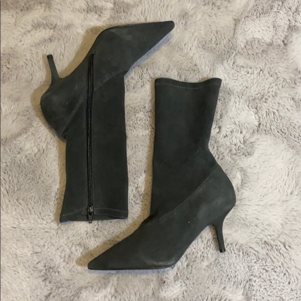 Suede grey boots